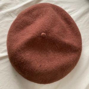Aritzia beret
